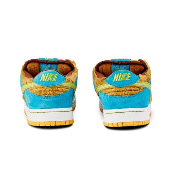 Nike SB Dunk Low 'Paris' - Image 3
